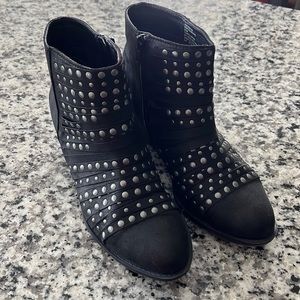 White mountain black booties - gently worn